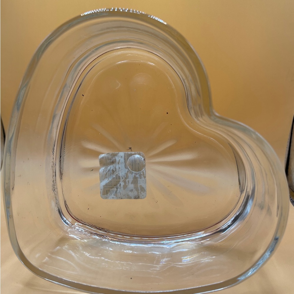 Heart-shaped glass dish